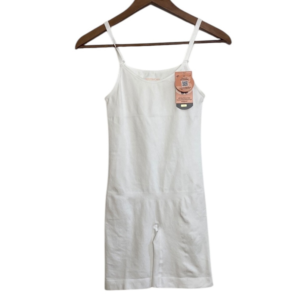 New Shapermint Bodysuit Women Medium White All Day Scoop Neck Mid Thigh Wireless